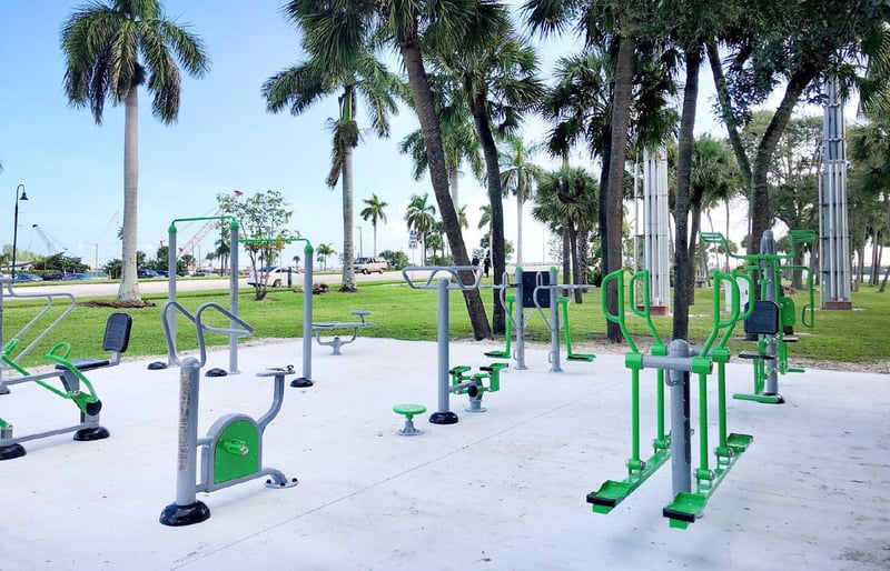 Outdoor Fitness Station Near the Water on Indian River Drive
